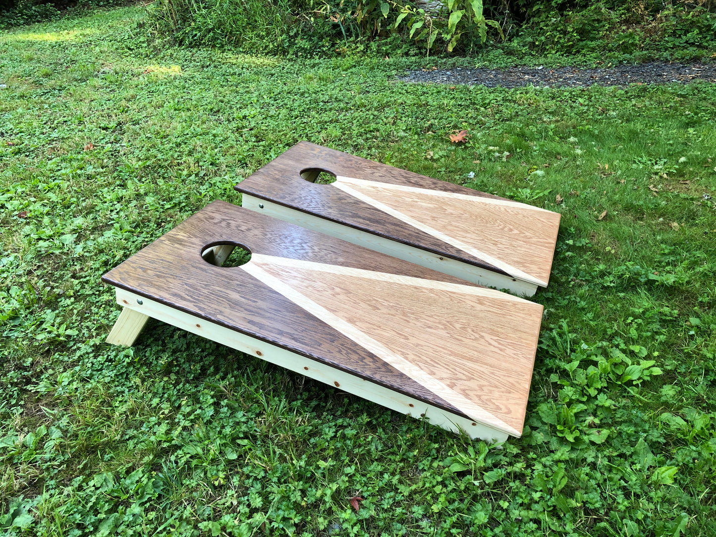 Two-tone Brown Traditional Cornhole Board Set